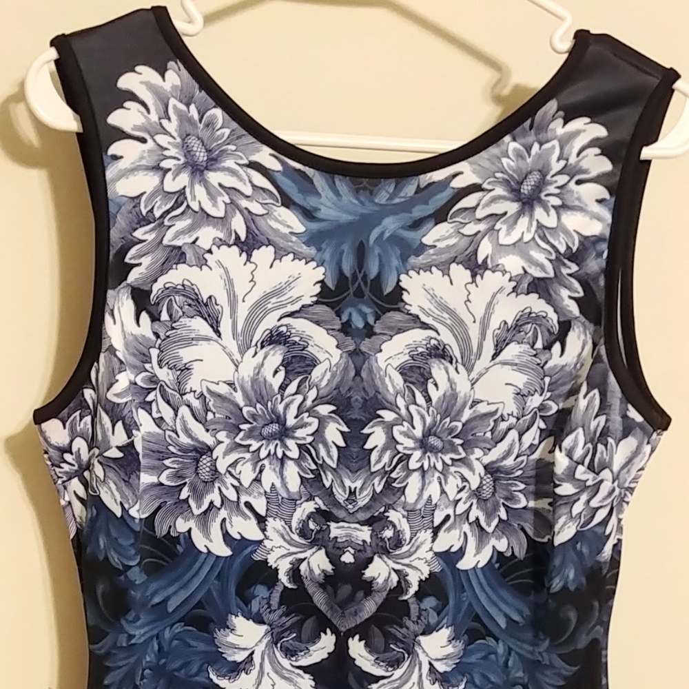 NWT Cache Size Large Navy Floral Women's Dress